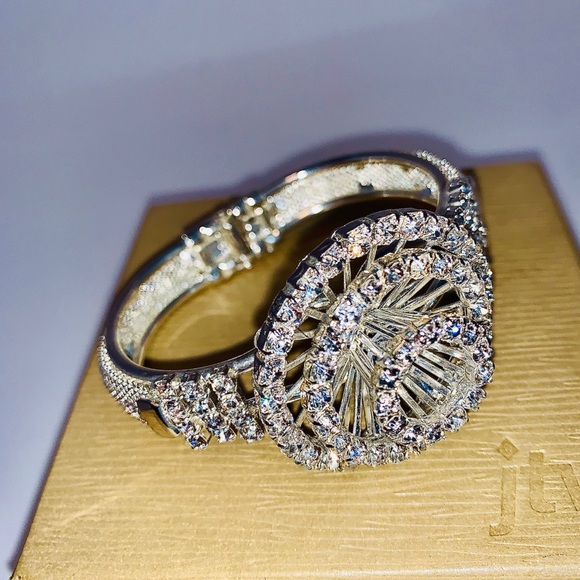 Silver Crystal Rhinestone Statement Bracelet 3 tier Foundation Design From JTV - Picture 11 of 11